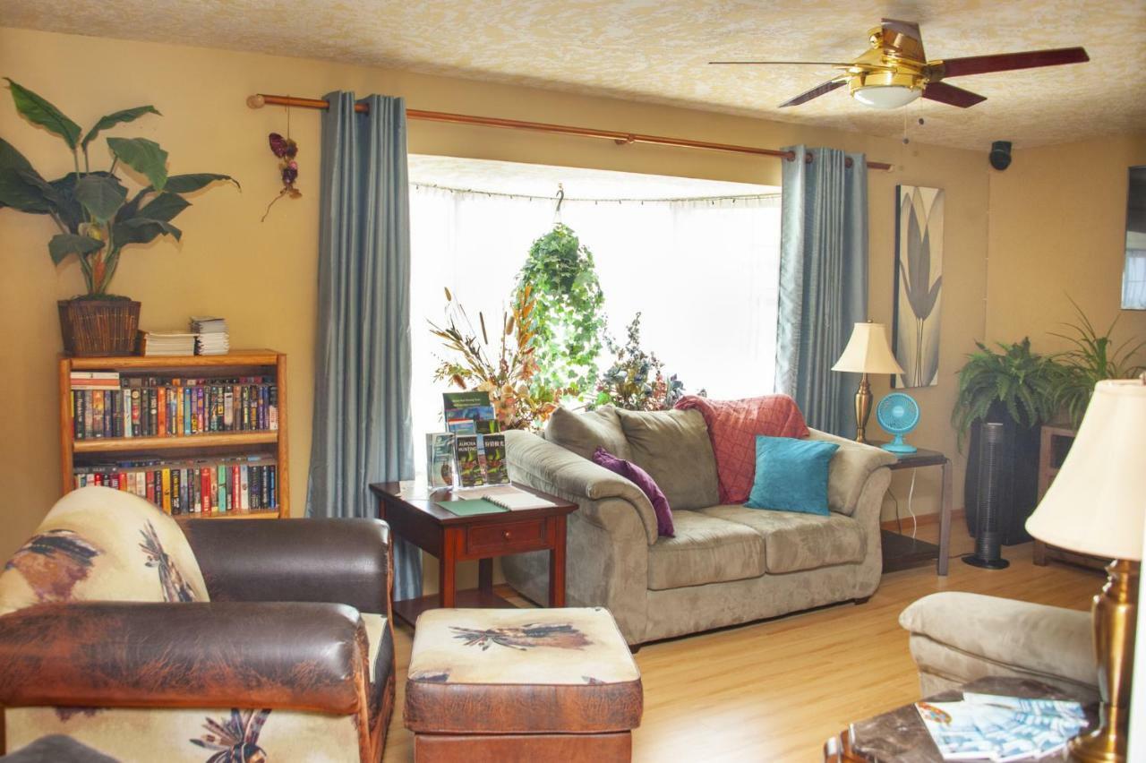 Tiga Bed And Breakfast イエローナイフ エクステリア 写真