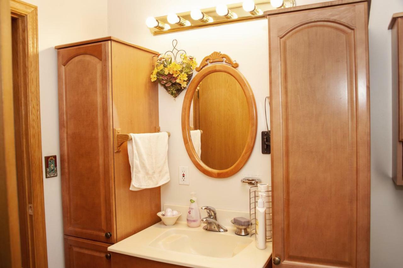 Tiga Bed And Breakfast イエローナイフ エクステリア 写真