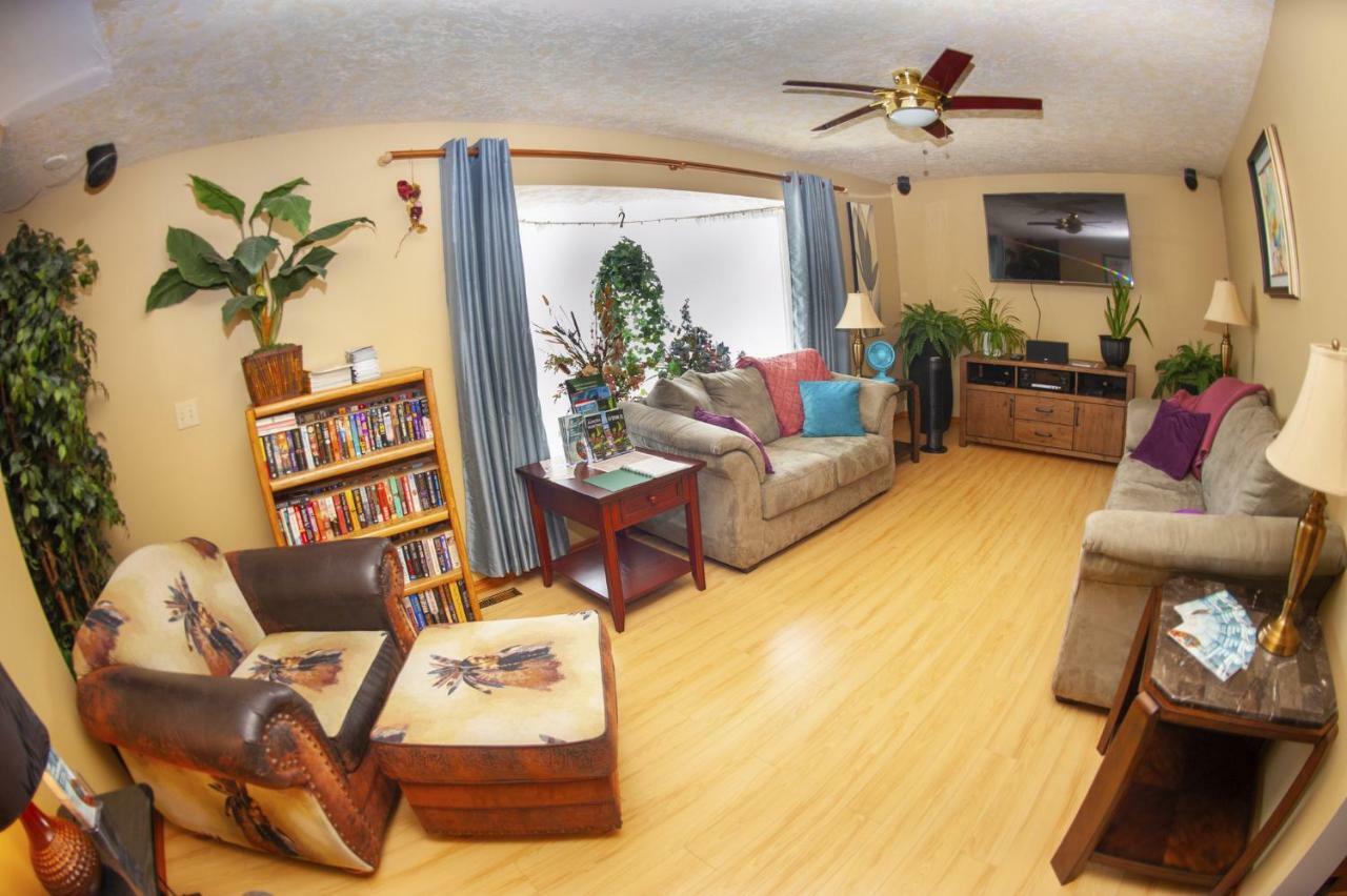 Tiga Bed And Breakfast イエローナイフ エクステリア 写真